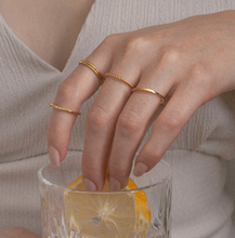 Load image into Gallery viewer, Evi - Thin Twisted Ring Stainless Steel