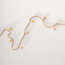 Load image into Gallery viewer, Ella Daisy Flower Necklace