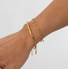 Load image into Gallery viewer, Lia Tiny Oval Bracelet Stainless Steel