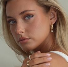 Load image into Gallery viewer, Adara Pearl Earrings