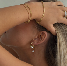 Load image into Gallery viewer, Adara Pearl Earrings