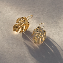 Load image into Gallery viewer, Arwa Monstera Earrings