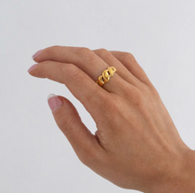 Load image into Gallery viewer, Bea Croissant Ring Stainless Steel