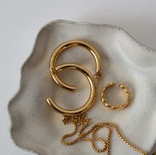 Load image into Gallery viewer, Bea Croissant Ring Stainless Steel