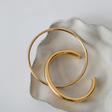 Load image into Gallery viewer, Maeve Statement Bangle Stainless Steel