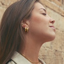 Load image into Gallery viewer, Beaux Classic Chunky Stud Earrings