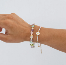 Load image into Gallery viewer, Tove Daisy Flower Pastel Bead Bracelet