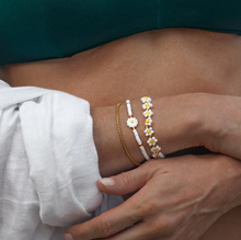 Load image into Gallery viewer, Fia Daisy Flowers Bead Summer Bracelet