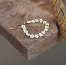 Load image into Gallery viewer, Fia Daisy Flowers Bead Summer Bracelet