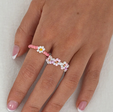 Load image into Gallery viewer, Lisa Flower Gold Bead Ring