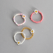 Load image into Gallery viewer, Lisa Flower Gold Bead Ring
