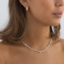 Load image into Gallery viewer, Elsa White Bead Flower and Pearl Necklace
