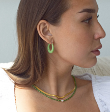 Load image into Gallery viewer, Donna Plastic Hoop Earrings