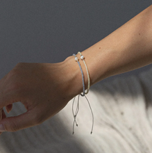 Load image into Gallery viewer, Alba Bead with Pearl Macrame Bracelet