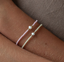 Load image into Gallery viewer, Alba Bead with Pearl Macrame Bracelet
