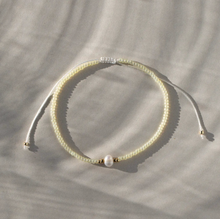 Load image into Gallery viewer, Alba Bead with Pearl Macrame Bracelet