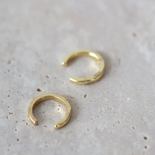 Load image into Gallery viewer, JO Classic Ear Cuff