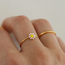 Load image into Gallery viewer, Doris Daisy Flower Enamel Ring Stainless Steel