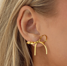 Load image into Gallery viewer, Juliette Snake Chain Bow Stud Earrings Stainless Steel