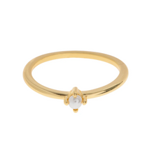 Load image into Gallery viewer, Essie Simple Pearl Ring