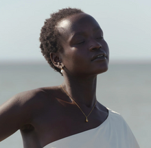 Load image into Gallery viewer, Essie Pearl Hoop Earrings