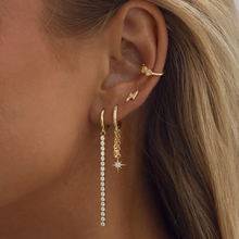 Load image into Gallery viewer, Gigi Two Crystal Hearts Ear Cuff