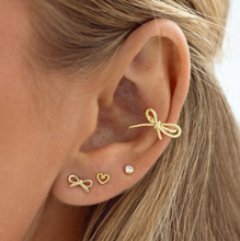 Load image into Gallery viewer, Juniper Small Heart Outline Stud Earrings