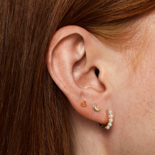 Load image into Gallery viewer, Juniper Small Heart Outline Stud Earrings