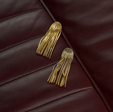 Load image into Gallery viewer, Lisanne Long Arched Chain Party Earrings