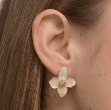 Load image into Gallery viewer, Alora Flower Stud Earrings