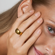 Load image into Gallery viewer, Venus Dome Chunky Ring Stainless Steel