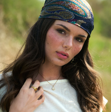 Load image into Gallery viewer, Lovely Smiley Face Charm Dangling Necklace