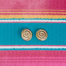 Load image into Gallery viewer, Ebba Shell Stud Earrings Stainless Steel