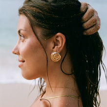 Load image into Gallery viewer, Ebba Shell Stud Earrings Stainless Steel