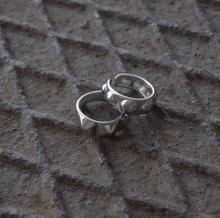 Load image into Gallery viewer, Reah Bubble Structure Ring Stainless Steel