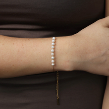 Load image into Gallery viewer, Loanna Delicate Pearl Bracelet Stainless Steel