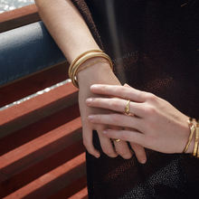Load image into Gallery viewer, Miva Rounded Chain Bracelet Stainless Steel