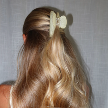 Load image into Gallery viewer, Molly Hair Clip
