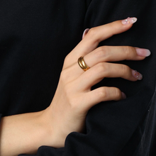 Load image into Gallery viewer, Alvy Twist Ring Stainless Steel
