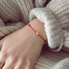 Load image into Gallery viewer, Sliding Heart Stretch Bracelet