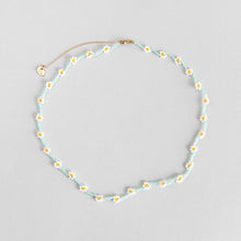 Load image into Gallery viewer, Blue Flower Bead Necklace