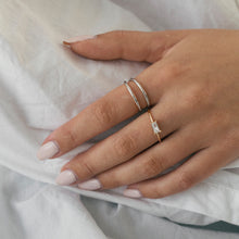 Load image into Gallery viewer, Double Lined Delicate Ring Silver
