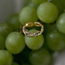 Load image into Gallery viewer, Green Crystal Chain Ring