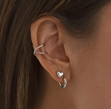 Load image into Gallery viewer, Uli - Crossed Earcuff Stainless Steel
