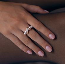 Load image into Gallery viewer, Estelle - Pearl Ring
