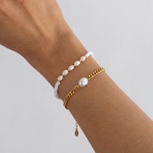 Load image into Gallery viewer, Zora Pearl White Bead Bracelet
