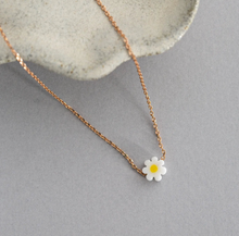 Load image into Gallery viewer, Ella Tiny Daisy Minimalistic Necklace
