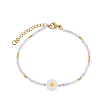 Load image into Gallery viewer, Tove Daisy Flower Pastel Bead Bracelet
