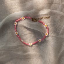 Load image into Gallery viewer, Fia Daisy Flowers Pink Bead Summer Bracelet
