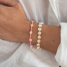 Load image into Gallery viewer, Fia Daisy Flowers Bead Summer Bracelet
